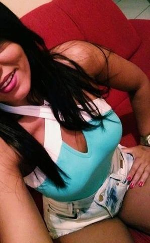 Morena maravilhosa vazou em fotos pelada no banheiro - RJ