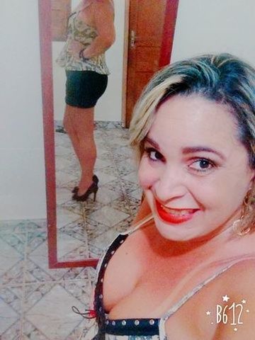 Coroa gostosa tirando fotos pelada mostrando pepeca RJ